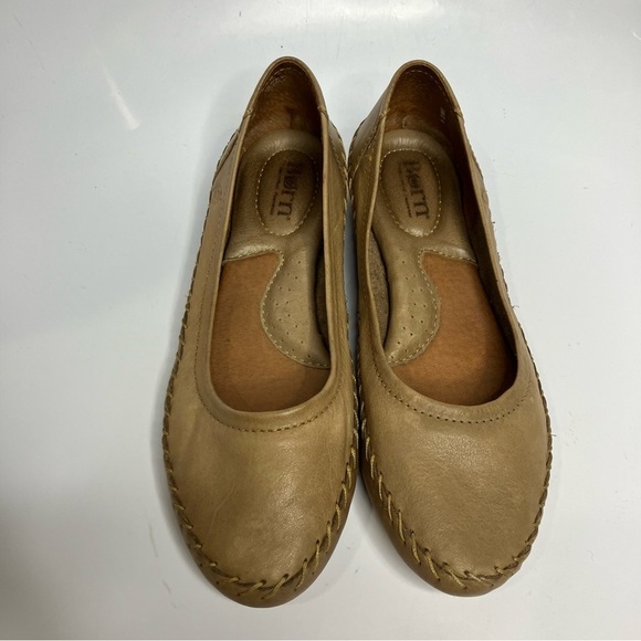 Born tan leather flats slip on shoes size 8.5 - Picture 2 of 7